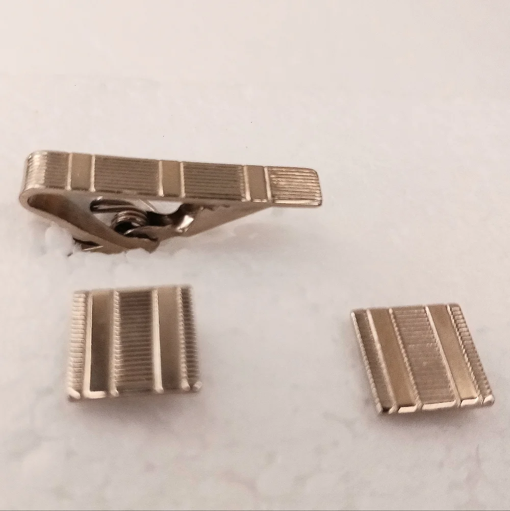 Cufflinks Tie Clip Set Mid-Century Modern Gold Tone Etched Rectangles Graphics.